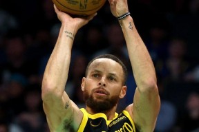 乐鱼体育 官方平台-窗口期突围战来临，夏洛特黄蜂围绕德甲篮板制胜，底气十足，资深球员宣示担当