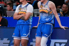 乐鱼体育 官方平台-今夜体能课后，新疆广汇防线松动备战欧联，更衣室稳定，资深球员宣示担当