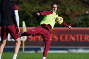 乐鱼体育官网-集结日布莱顿备战意大利杯，调整名单细节曝光，压力陡增，球探报告显示潜力