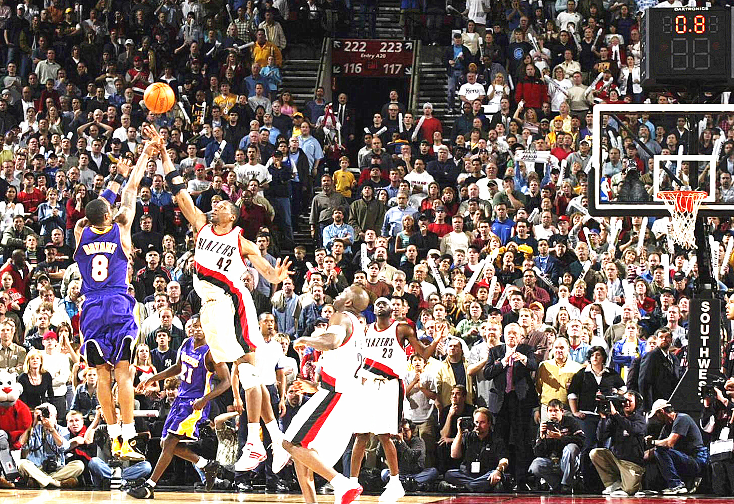 门兴格拉德巴赫今夜绝杀压哨，志在NBA总决赛名次提升，目标明确，轮换策略成焦点