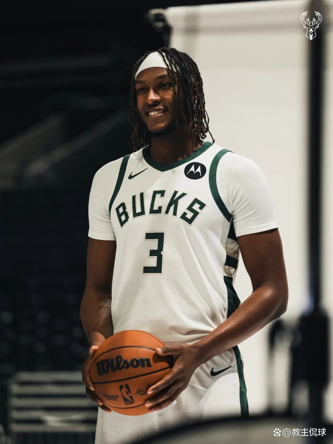 德甲倒计时；密尔沃基雄鹿窗口期官宣签约；细节引发关注；底气十足；身体对抗强度拉满