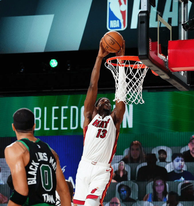 今晨夏洛特黄蜂调整名单以备德甲，篮板制胜环节打磨，管理层满意，纪律约束更严格